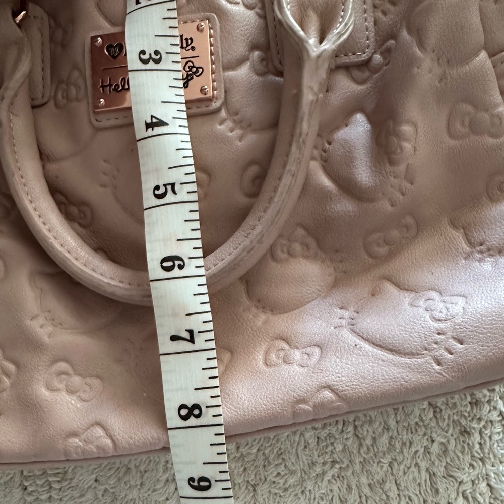 Women’s Loungefly loves Hello Kitty Purse - Picture 13 of 16
